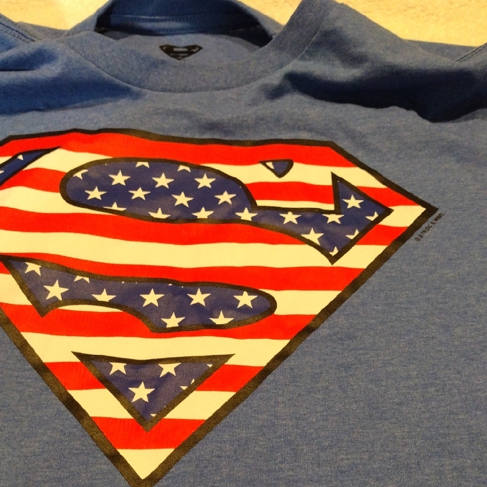 DC Comics Fun And Classic Superman Blue T-Shirt - Picture 4 of 4
